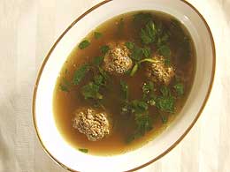 Italian Wedding Soup With Meatballs and Spinach